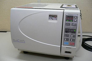 かい歯科の消毒・滅菌システム04　オートクレープ