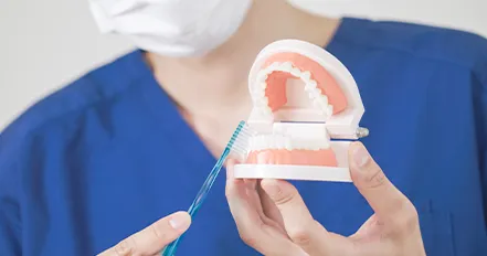 患者に対し丁寧にカウンセリングを行っている様子