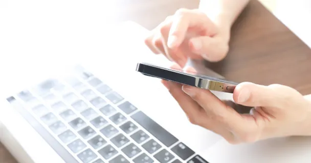 歯の治療を行っている様子